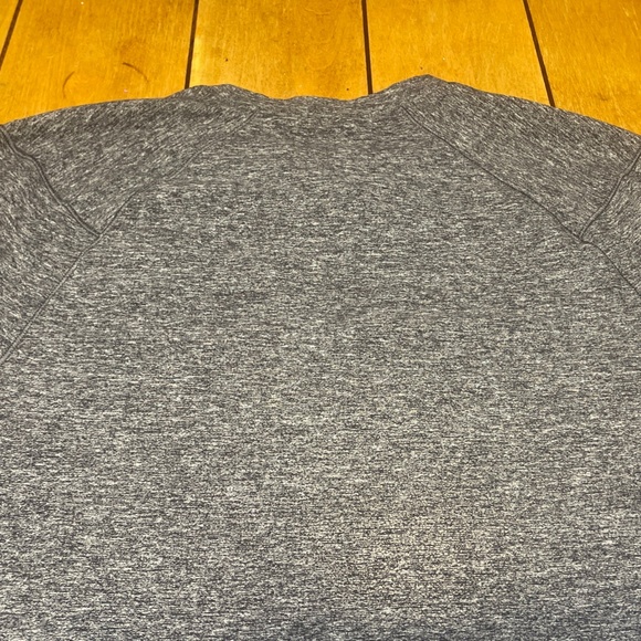 Lululemon Long Sleeve Crew Neck Performance Tee Size Medium Color Grey Soft - Picture 15 of 15